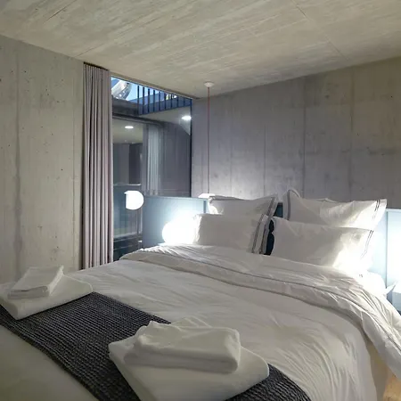 Feels Like Breiner 310 Design Modern Flats *